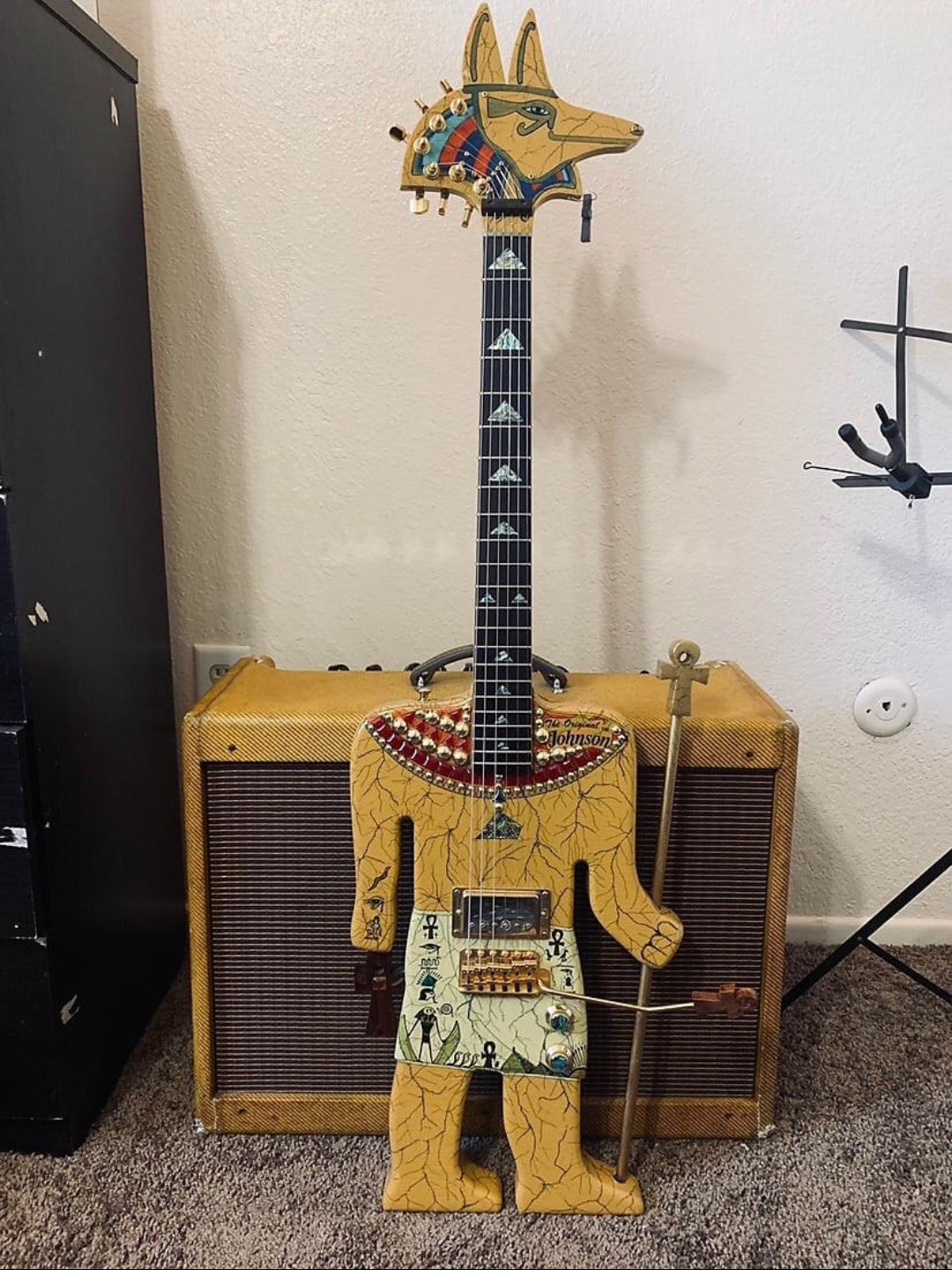 1080x1441, 432 Kb / анубис, гитара, колонка