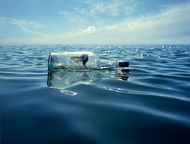 644x486, 168 Kb / вода, бутылка, девушка