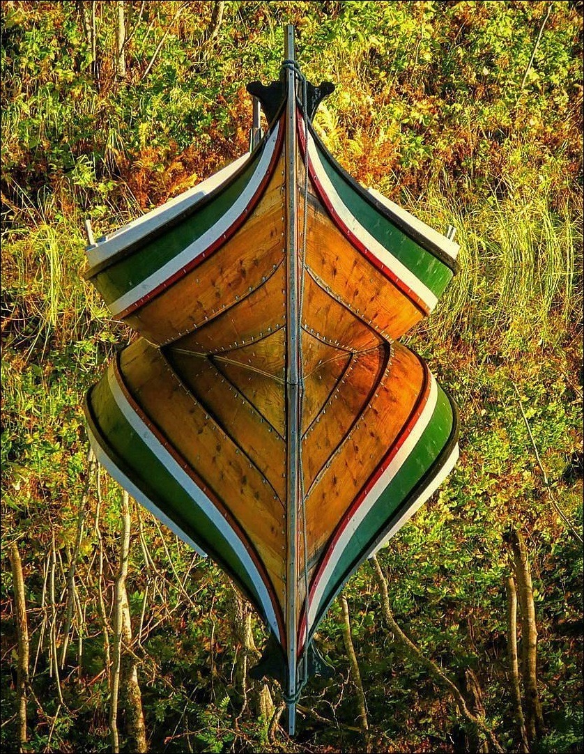 838x1082, 560 Kb / Лодка, вода, отражение