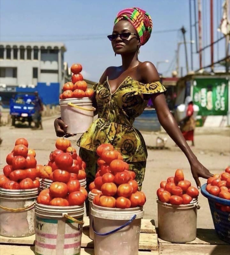 750x832, 204 Kb / чернокожая, тюрбан, солнечные очки, ведра, помидоры, улица, Hamamat Montia