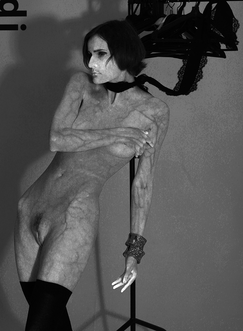 793x1080, 421 Kb / ч/б, украшение, чулки