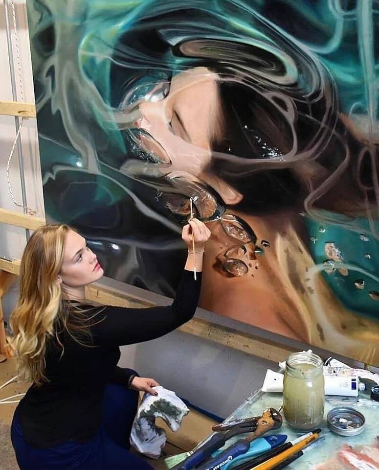 775x960, 84 Kb / художница, рисунок, кисть, вода, Reisha Perlmutter