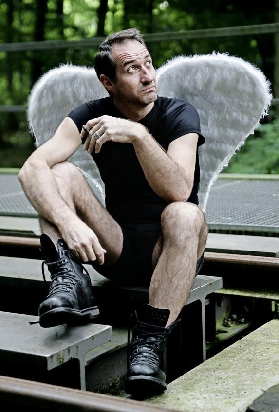 573x847, 86 Kb / мужик, ангел