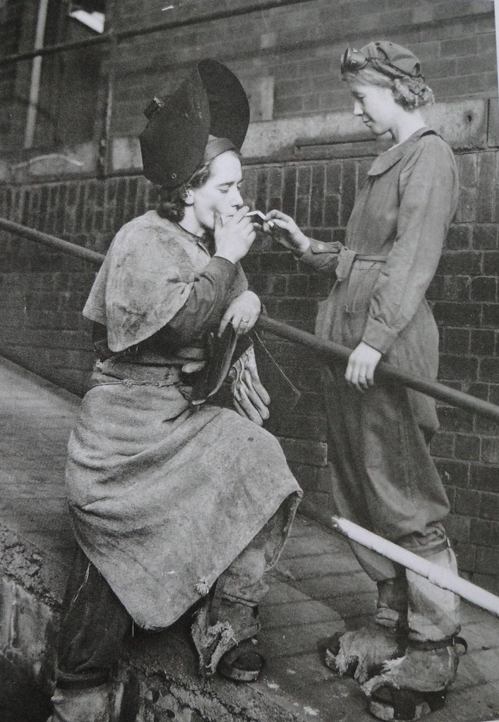 707x1023, 203 Kb / сталевары, ч/б