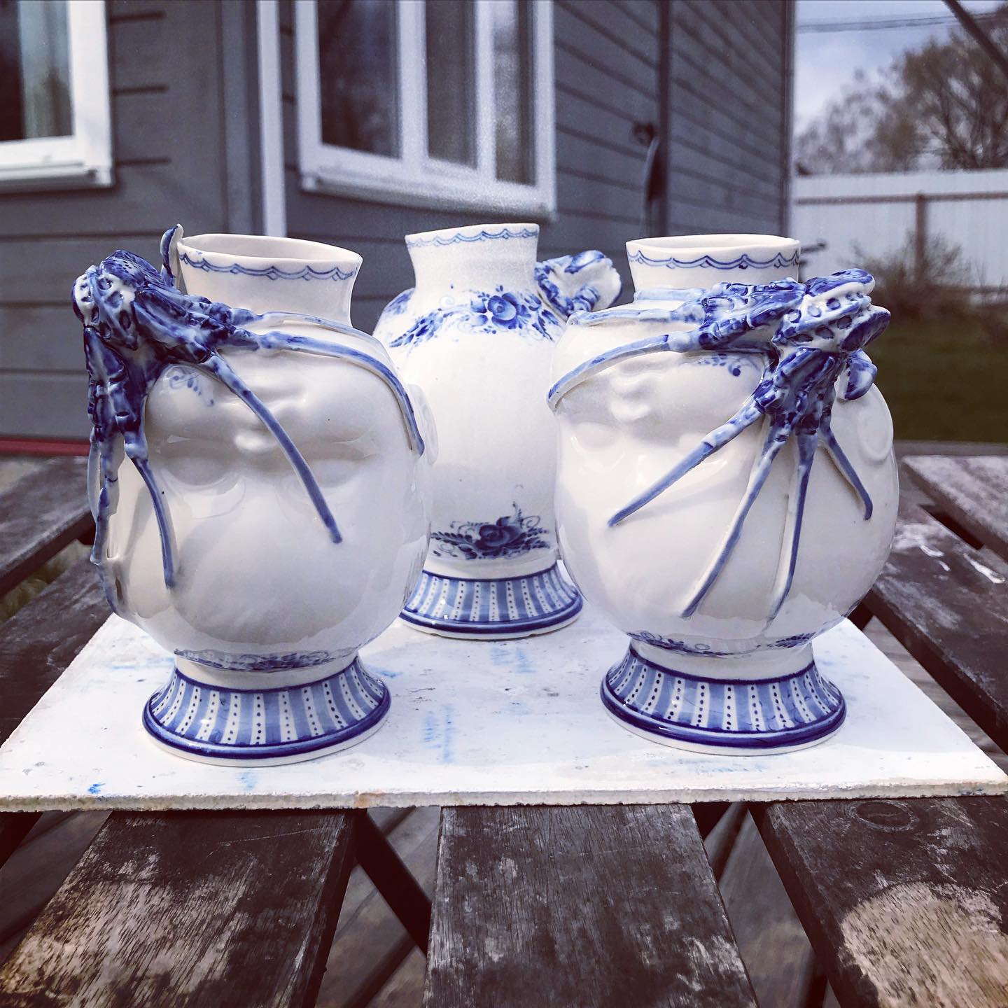 1440x1440, 238 Kb / голова куклы, ваза, чужие, Гжель, дом