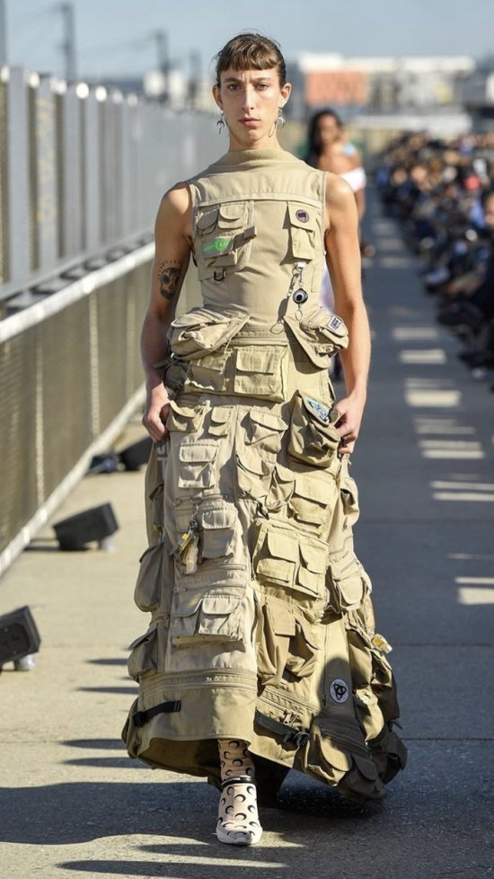 550x978, 101 Kb / платье, карманы, показ