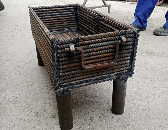 705x544, 193 Kb / мангал, арматура, переносной