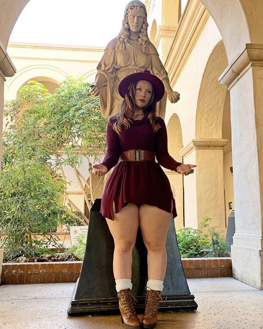 840x1050, 167 Kb / мини, платье, пояс, статуя, арка, зелень, шляпа, Colors_of_autumnn94