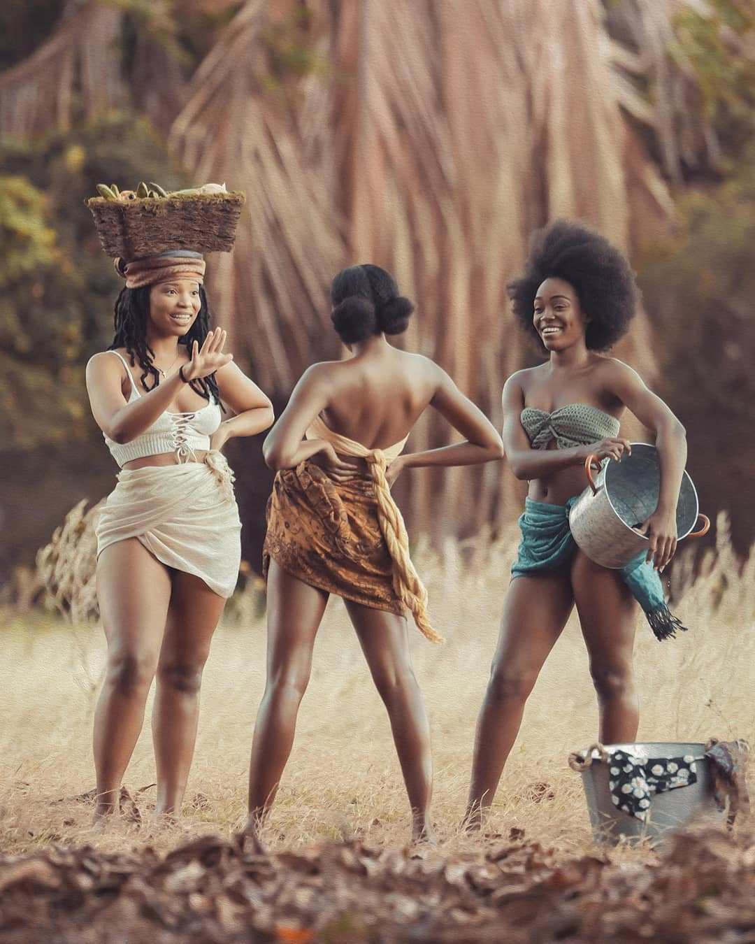 1080x1350, 134 Kb / негритянки, три, корзина, тазик, кудри