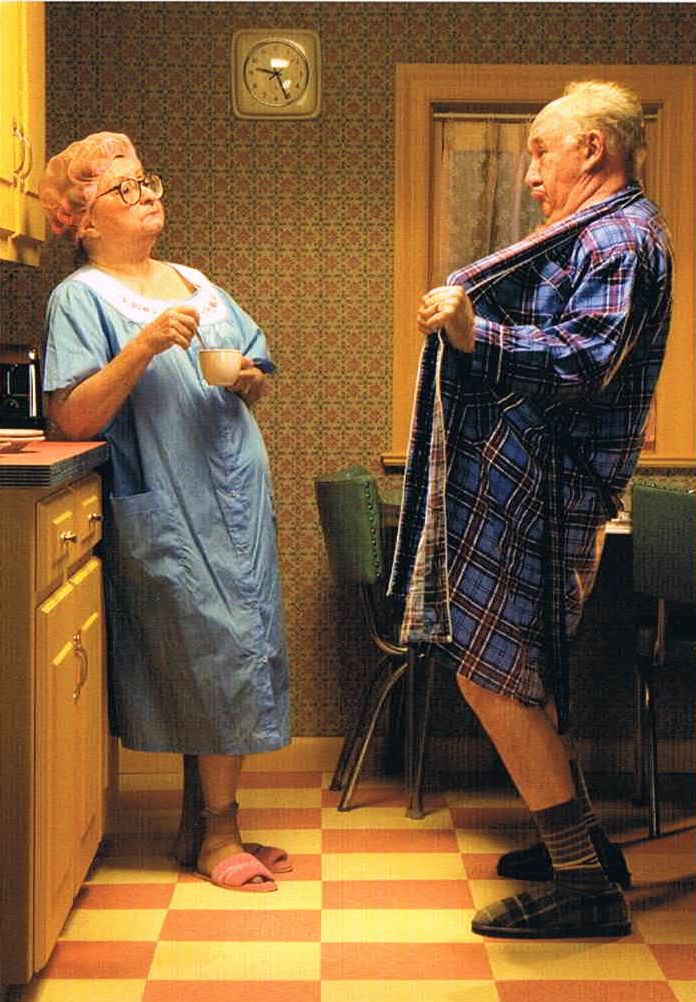 696x1002, 135 Kb / дед, бабка, очки, часы, предложение, халаты, кухня, стрелки, полдесятого