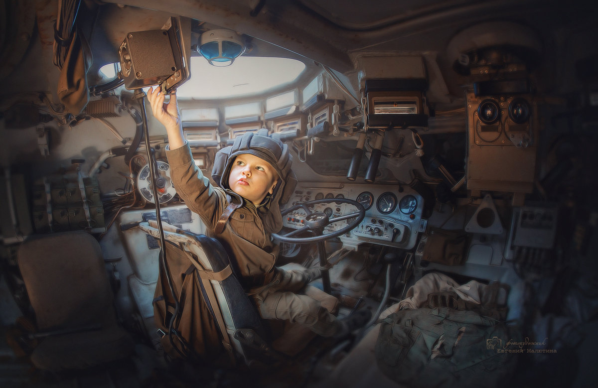 1200x779, 189 Kb / танкист, танк, мальчик