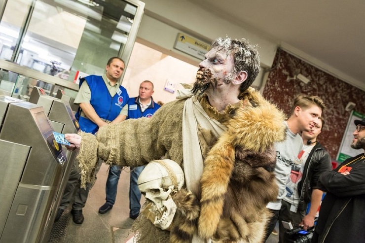 740x493, 153 Kb / турникет, костюм, косплей