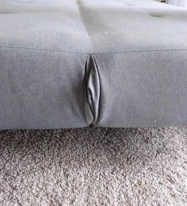 628x692, 70 Kb / диван, складка, ковер, ковролин, вагина, показалось