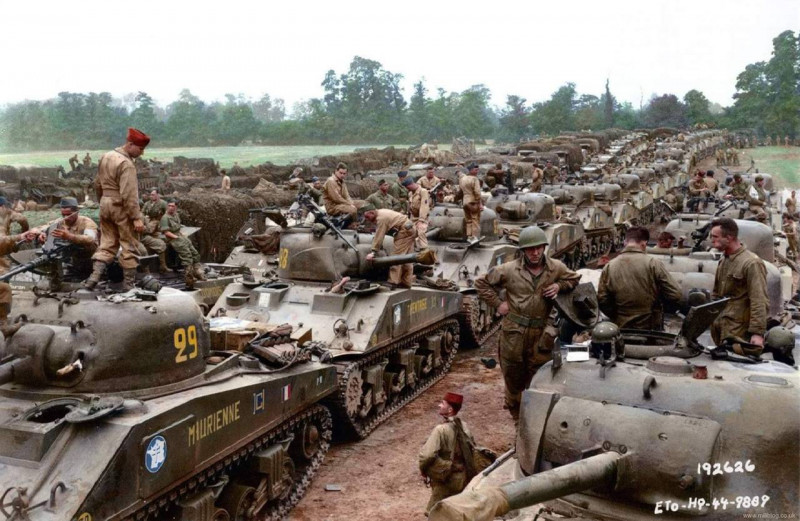 800x521, 153 Kb / танки, солдат, Sherman, дивизии, Нормандия, Франция, раскраска