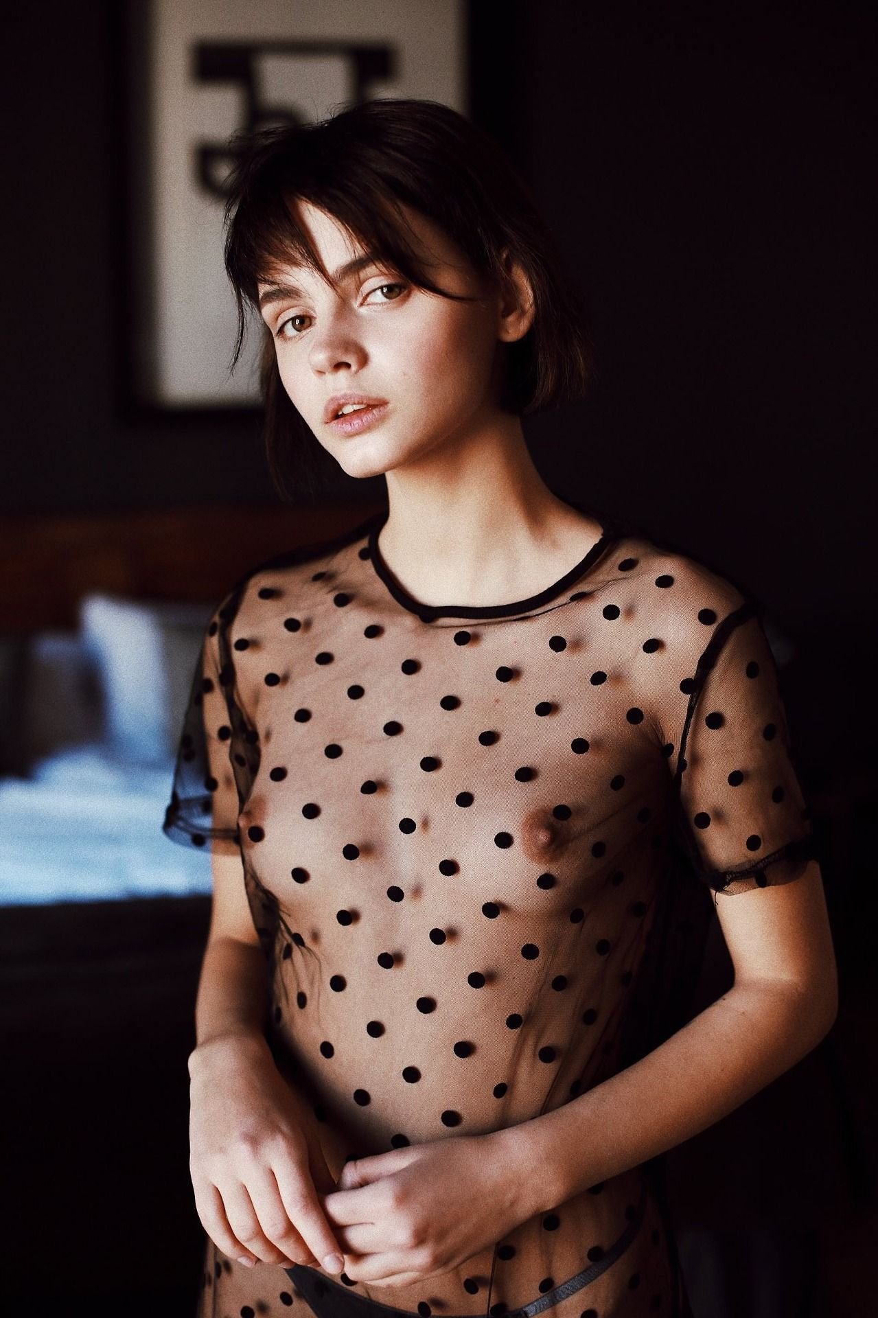 1279x1920, 260 Kb / natasha udovenko, блузка, прозрачное, стринги, каре, брюнетка, Наталья Удовенко