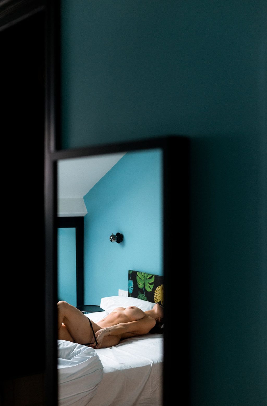 1024x1554, 106 Kb / зеркало, отражение, Celine Andrea