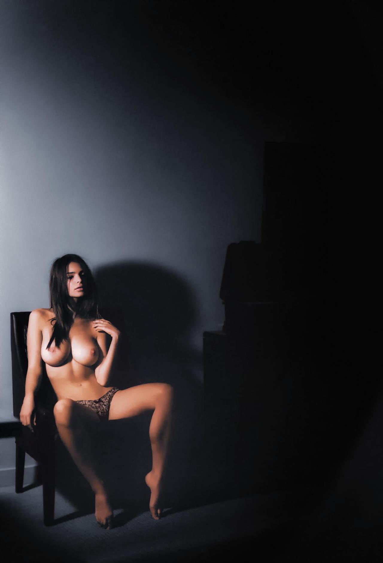 1280x1879, 66 Kb / Emily Ratajkowski, кресло, трусы, прозрачное, кружева, эмили ратажковски, эмили ратаковски