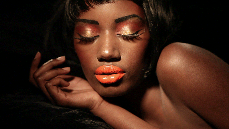 800x450, 536 Kb / гиф, глаза, негритянка, губы