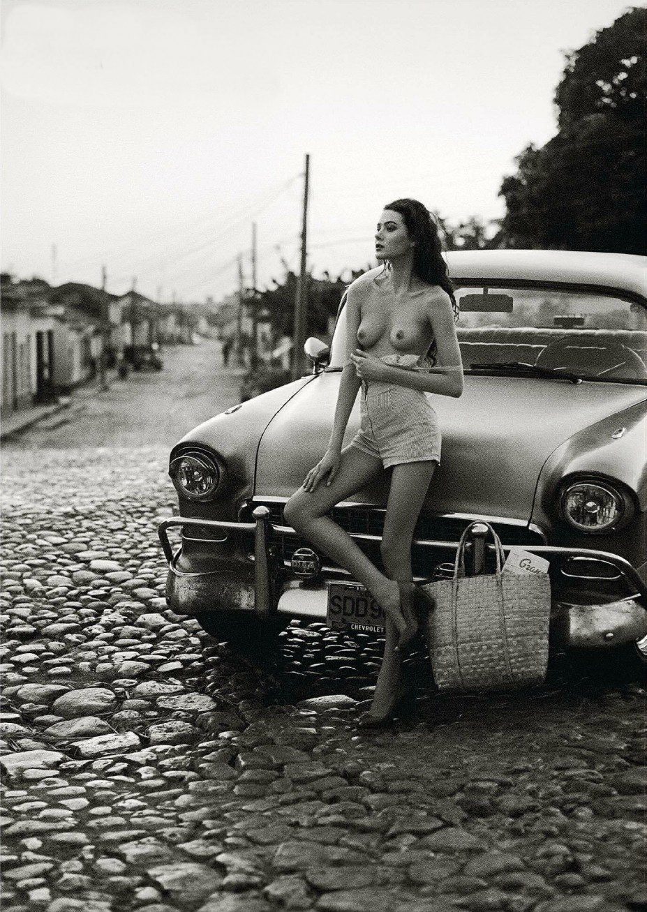 927x1307, 500 Kb / ч/б, авто, мостовая, сумка, Катерина Юспина