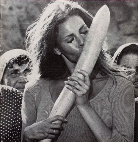 464x475, 82 Kb / поцелуй, кабачок, Films and Filming, ч/б, 1976