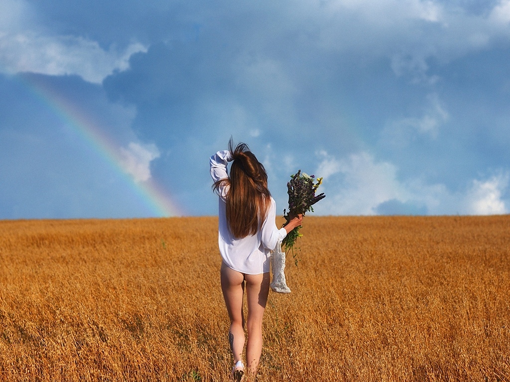 1024x768, 344 Kb / женщина, поле, букет, небо, радуга, рубашка, сумка