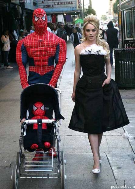 444x620, 56 Kb / спайдермэн, улица, коляска