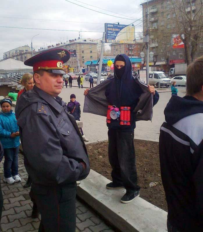 698x798, 85 Kb / шахид, бомба, муляж, капитан, мент