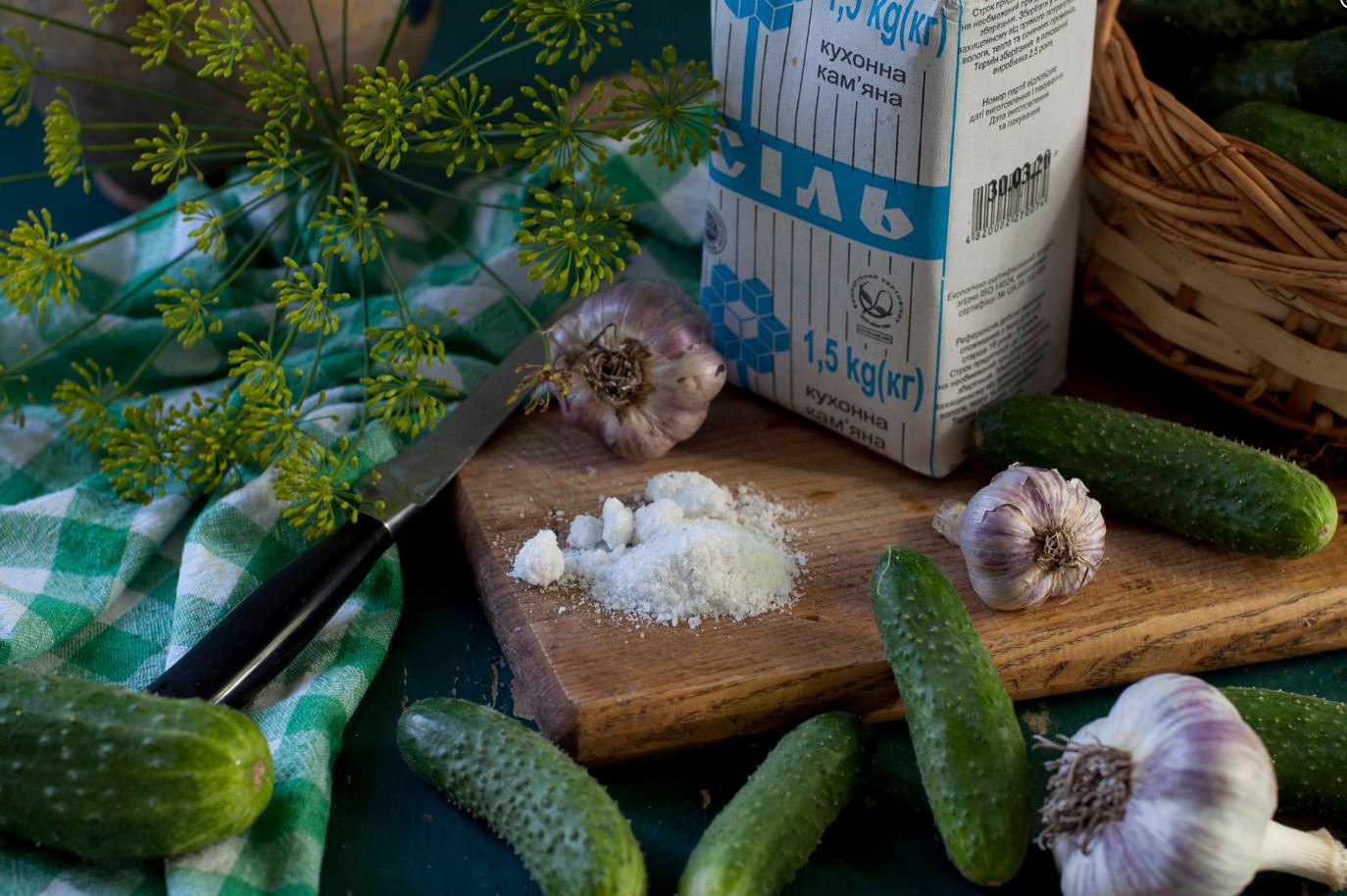 1374x914, 203 Kb / соль, огурец, чеснок, заготовка