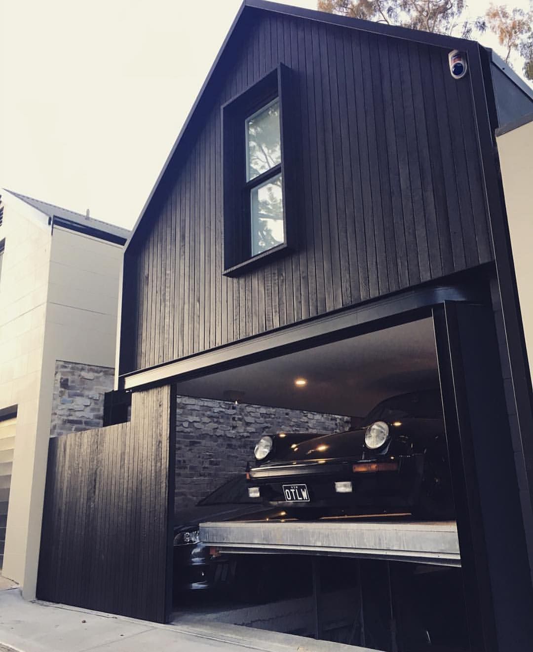 1080x1322, 116 Kb / автомобиль, классика, ретро, гараж, камера, порше, Porsche, барнхаус