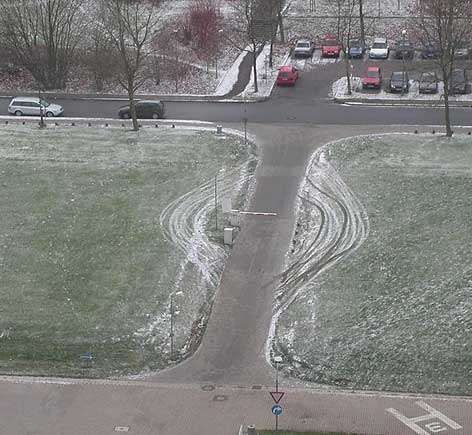 472x435, 41 Kb / зима, объезд, шлагбаум