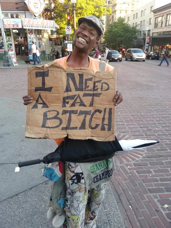 576x768, 200 Kb / чёрный, сука, оскал, табличка