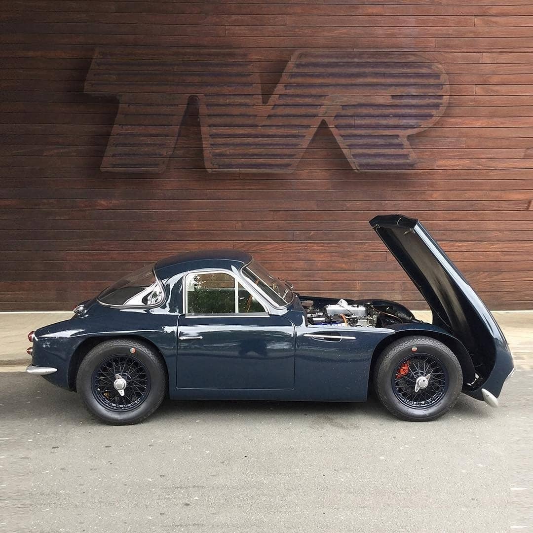 1080x1080, 204 Kb / автомобиль, классика, ретро, tvr, родстер