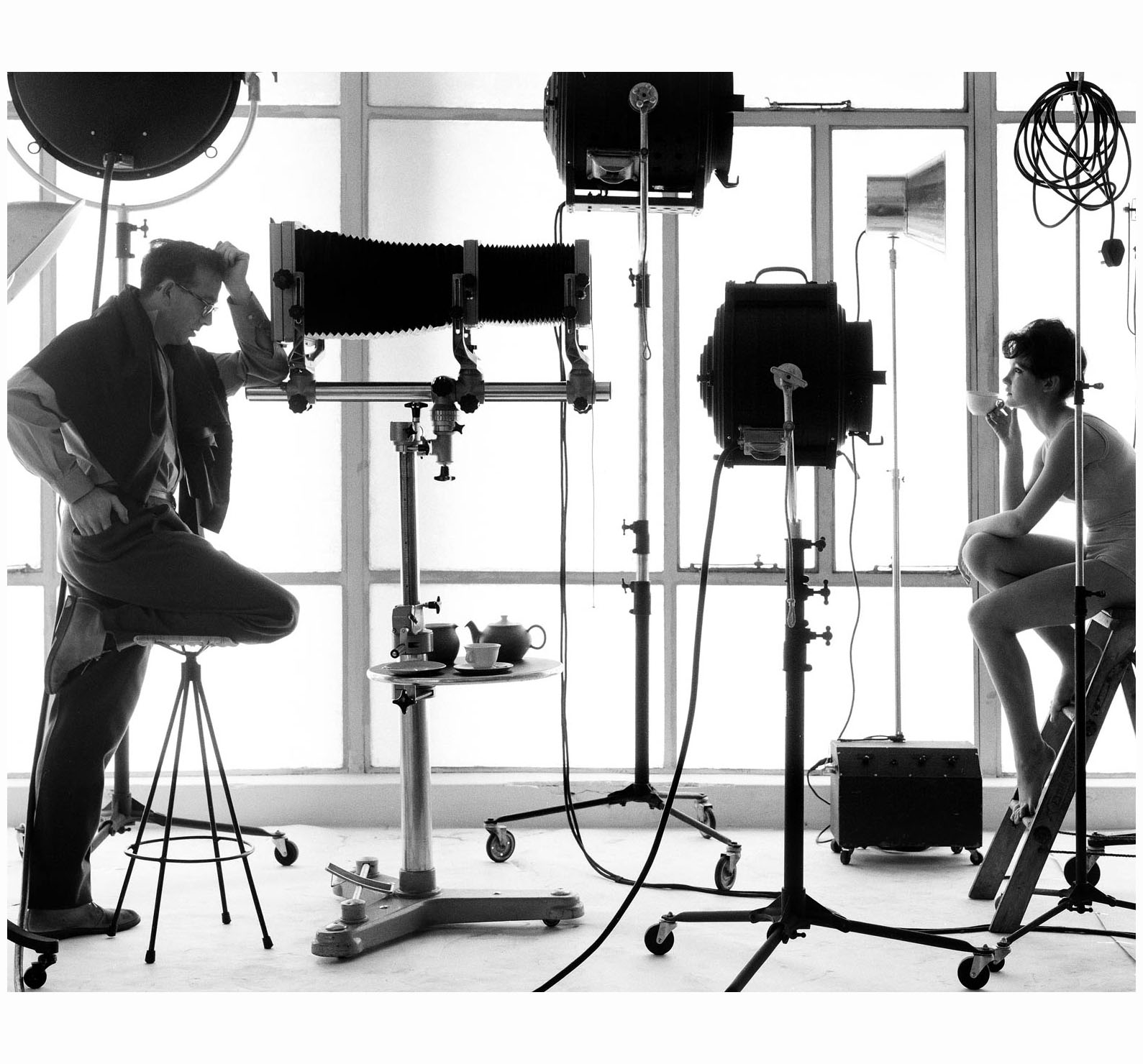 1589x1480, 285 Kb / фотограф, модель, оборудование, ч/б