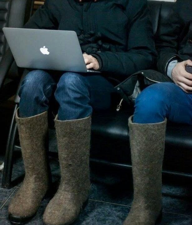 616x722, 64 Kb / ноутбук, валенки