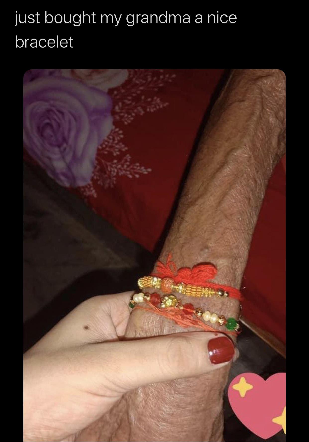 1242x1776, 128 Kb / рука, фенечки, браслеты, показалось