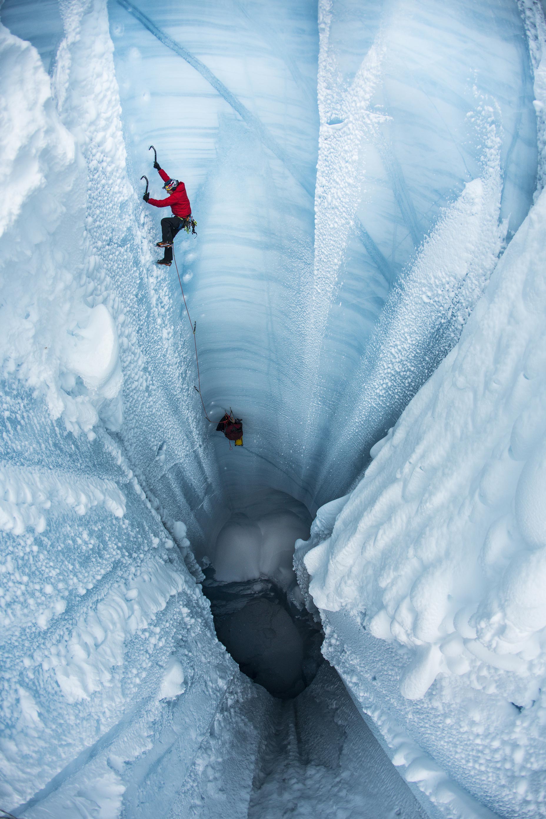 1856x2782, 631 Kb / скалолазк, лед, карабин, страховка, канат, веревка, горы, пещера, ледник