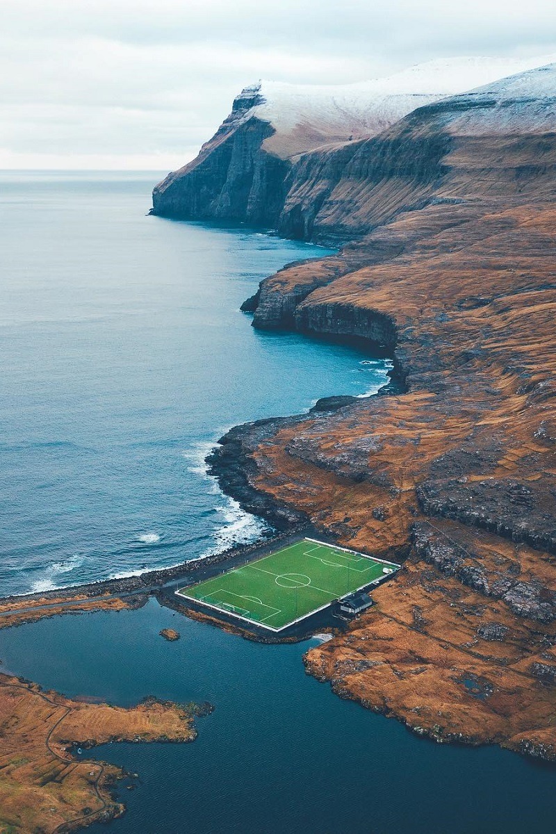 800x1200, 350 Kb / стадион, море, горы, север