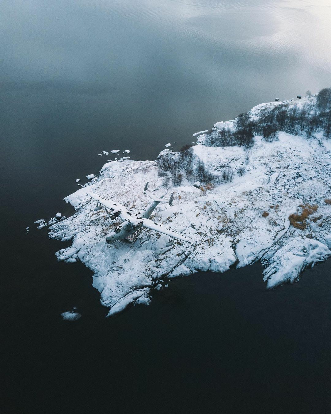 1080x1350, 259 Kb / самолет, Бе-6ПЛО, Кольский залив, Мурманск, Североморск, памятник