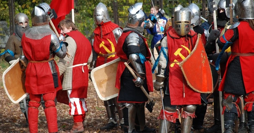 811x426, 148 Kb / Рыцари, СССР, Серп, Молот