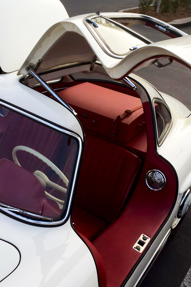 800x1200, 258 Kb / автомобиль, классика, ретро, mercedes, мерседес, салон, чемодан