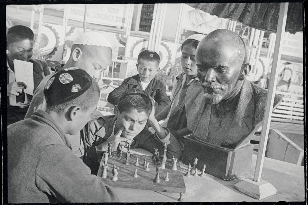 1000x665, 148 Kb / шахматы, Шахматисты, Ленин, бюст