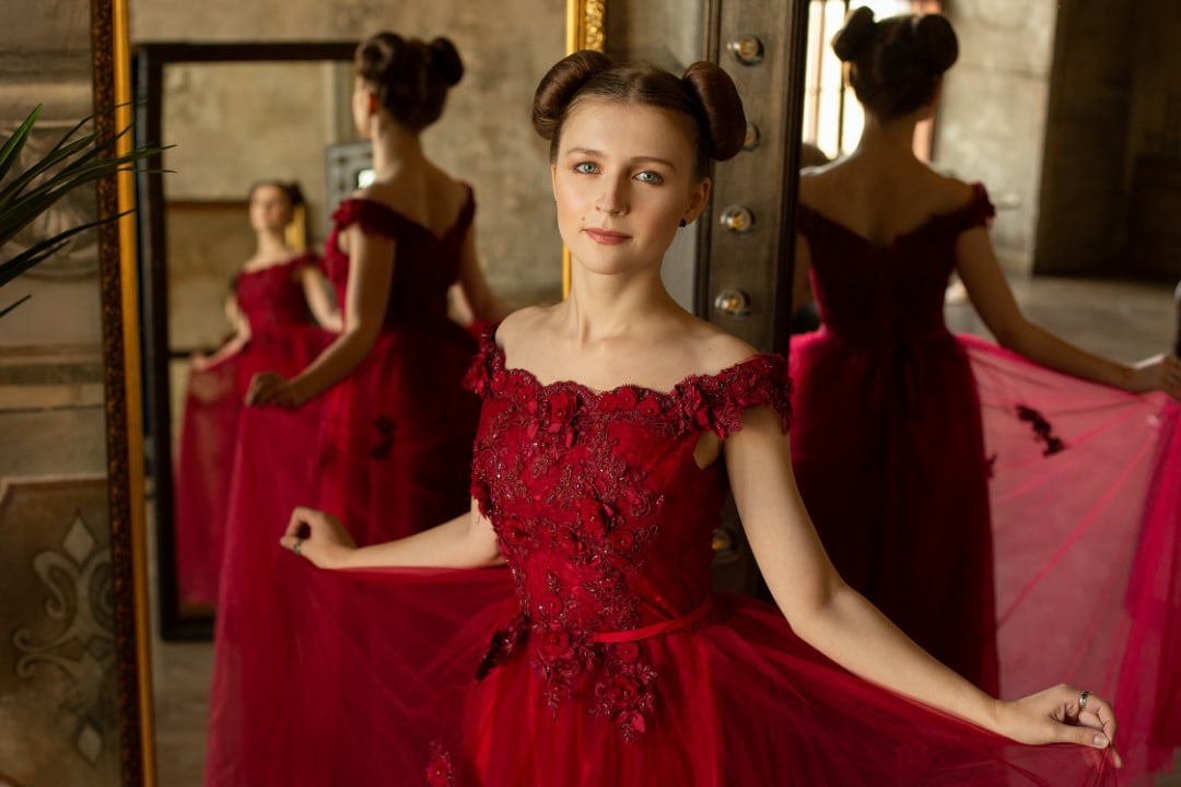 1080x720, 152 Kb / платье, зеркало, Дарья Ашихмина