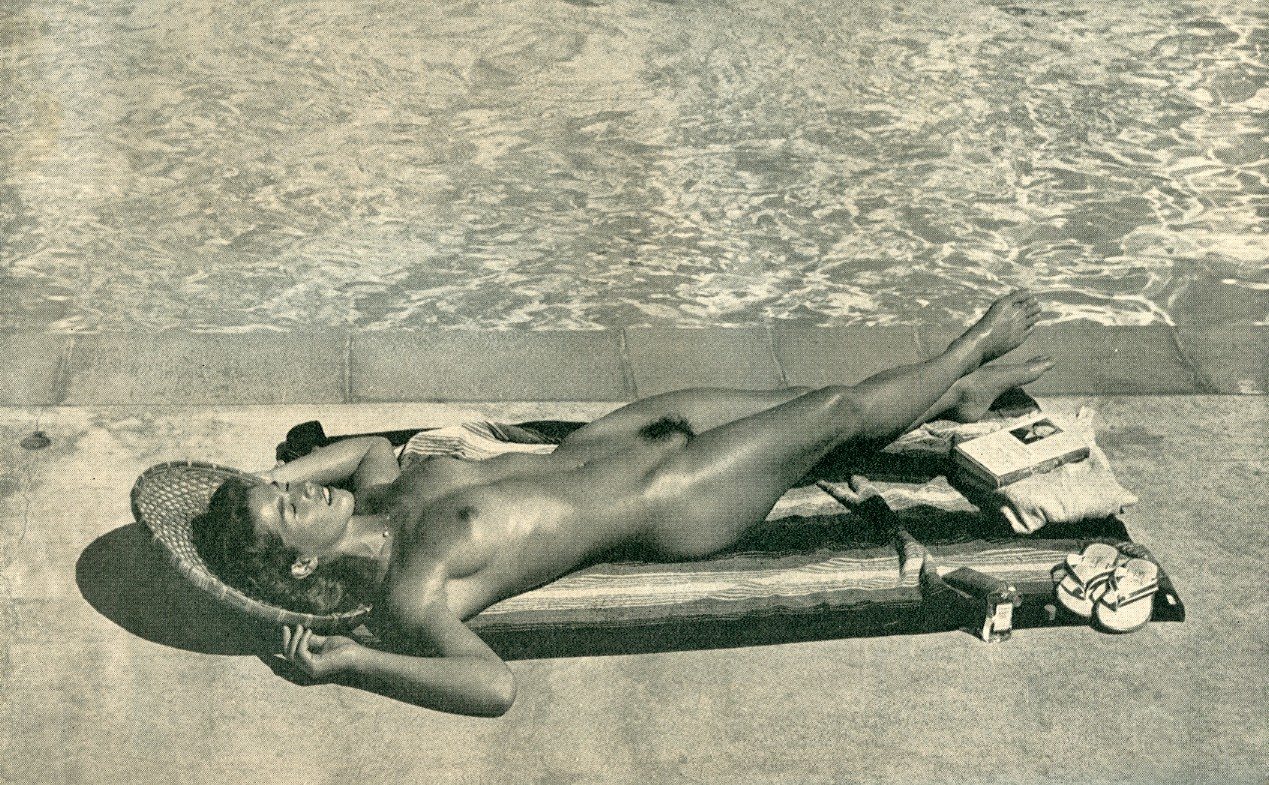 1269x785, 391 Kb / лежак, шляпа, вода, Caryle Wilson