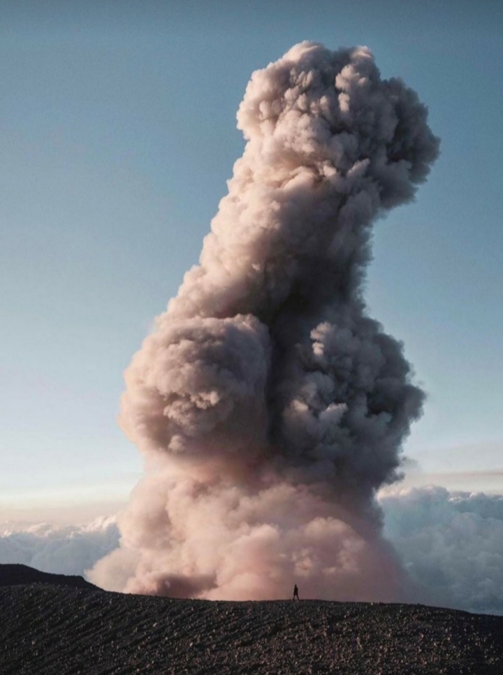 720x966, 127 Kb / Облако, туча, человек, горы