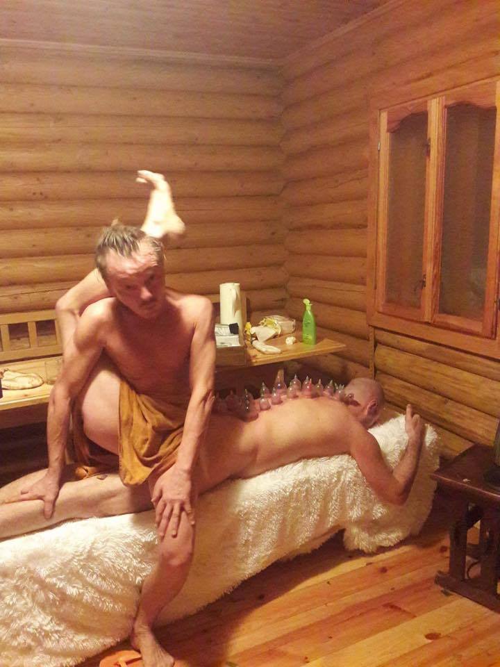 720x960, 78 Kb / йоги, банки, нога, поза, збс!