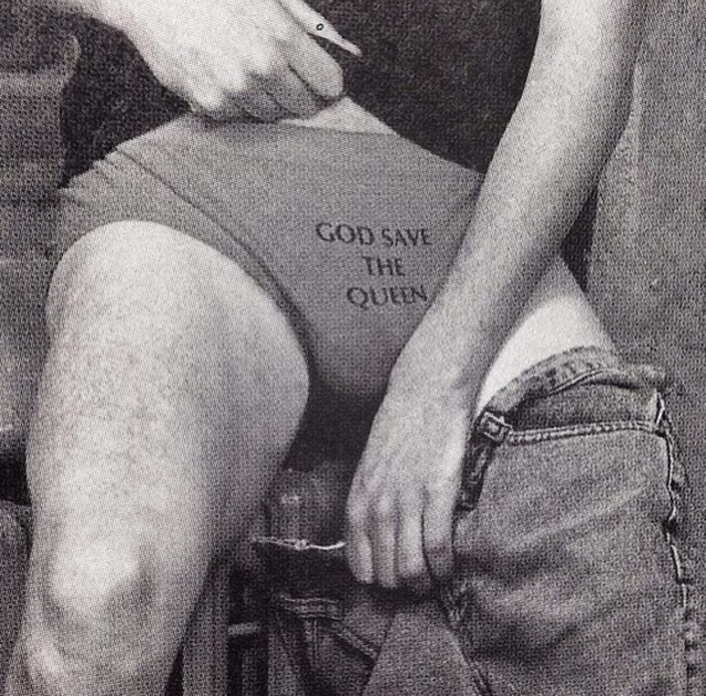 640x631, 172 Kb / боже, храни, королеву