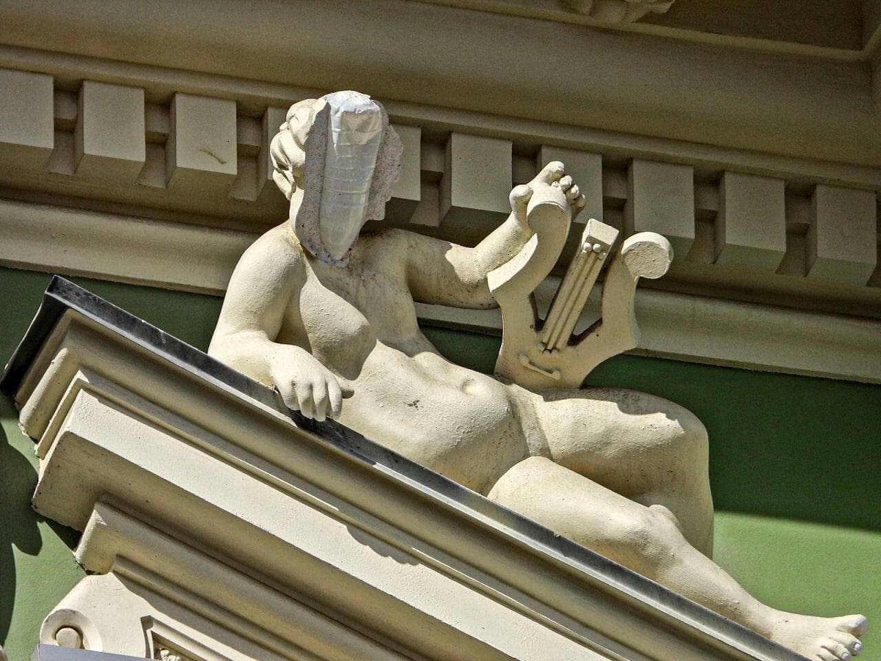 1280x960, 179 Kb / Реставрация, скульптура, бутылка