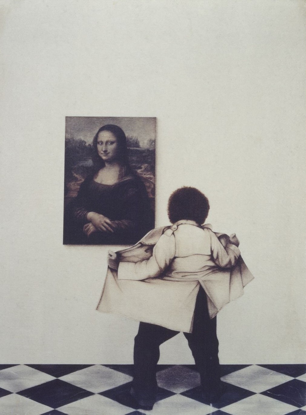 1011x1370, 213 Kb / мона лиза, эксгибиционист, выставка, плащ