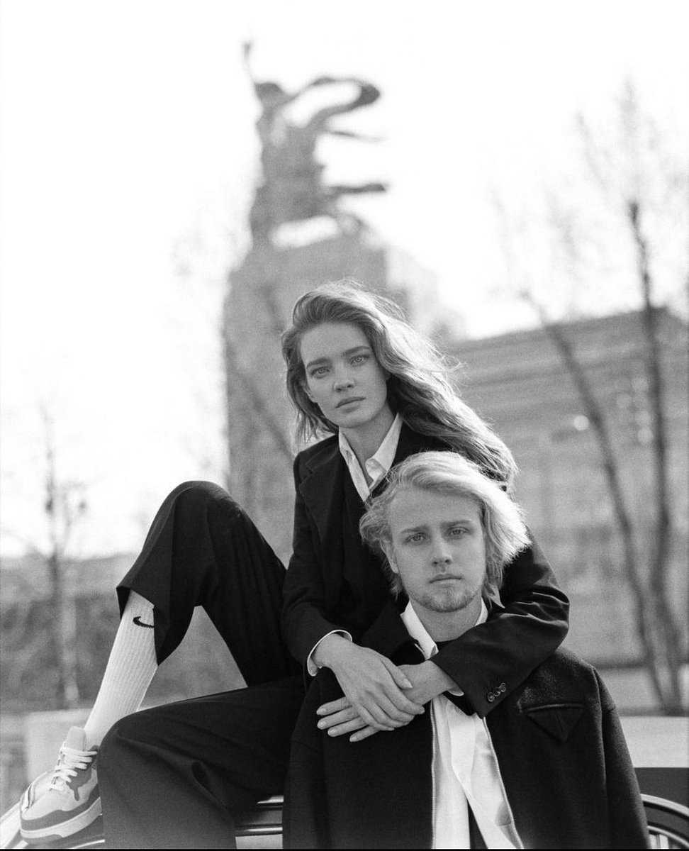 972x1200, 135 Kb / Наталья Водянова, сын, ч/б