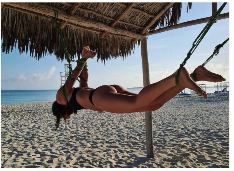 811x592, 113 Kb / пляж, море, шибари, верёвка, девка